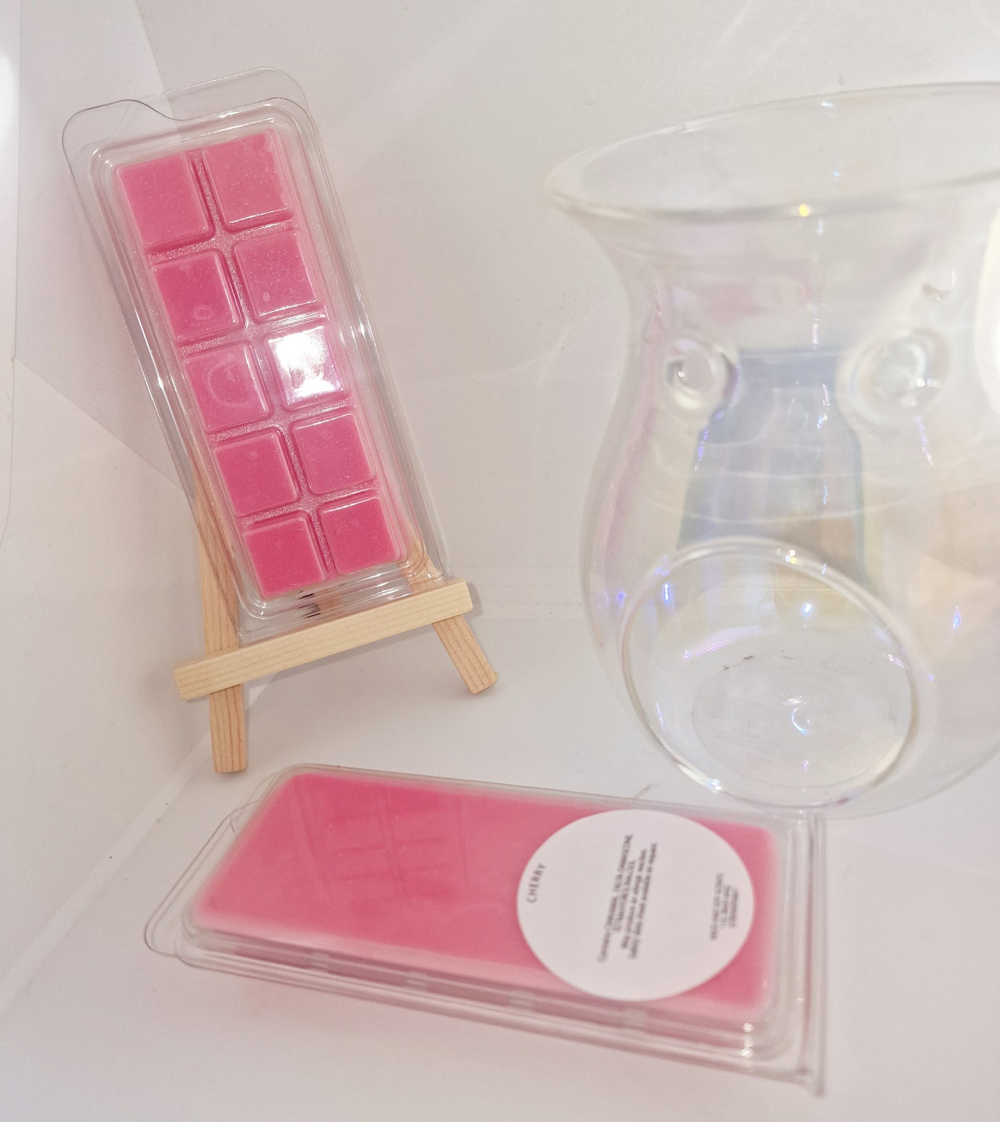 Cherry scented snap bar